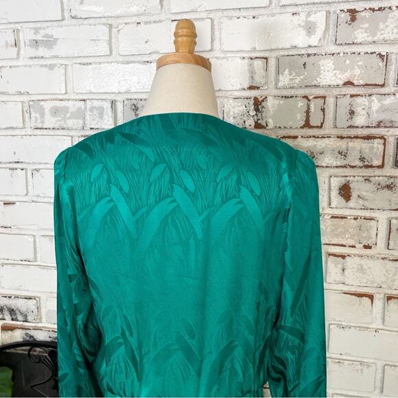 Vintage 80s Lauren Alexander Petites Plunge Silk Green Wrap Midi Dress 12 - Picture 8 of 11